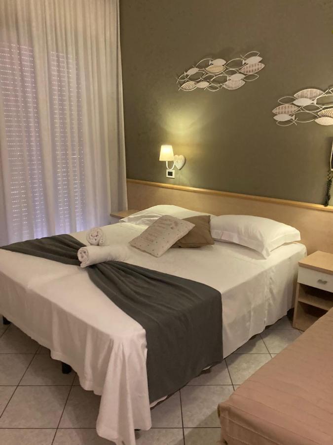 Holiday Thea & Residence Gabicce Mare Exterior foto